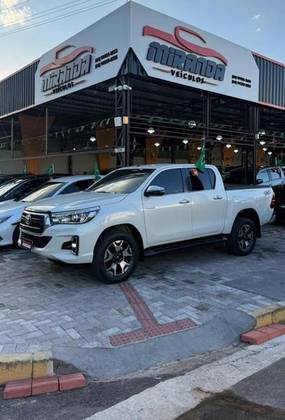 TOYOTA HILUX 2.8 SRX 4X4 CD 16V DIESEL 4P AUTOMÁTICO TOYOTA HILUX 2.8 SRX 4X4 CD 16V DIESEL 4P AUTOMÁTICO